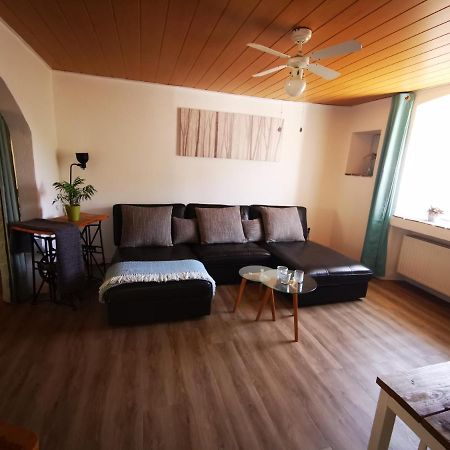Mooi Ruim Appartement In Antieke Stadsboerderij Schonecken Bagian luar foto