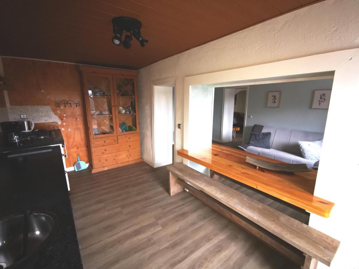 Mooi Ruim Appartement In Antieke Stadsboerderij Schonecken Bagian luar foto