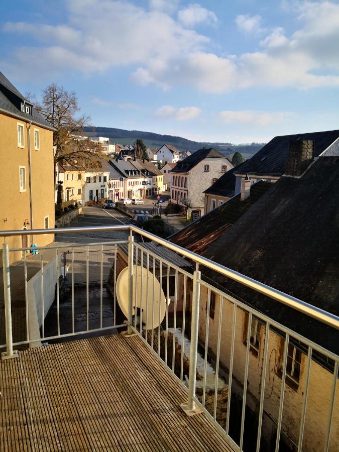 Mooi Ruim Appartement In Antieke Stadsboerderij Schonecken Bagian luar foto