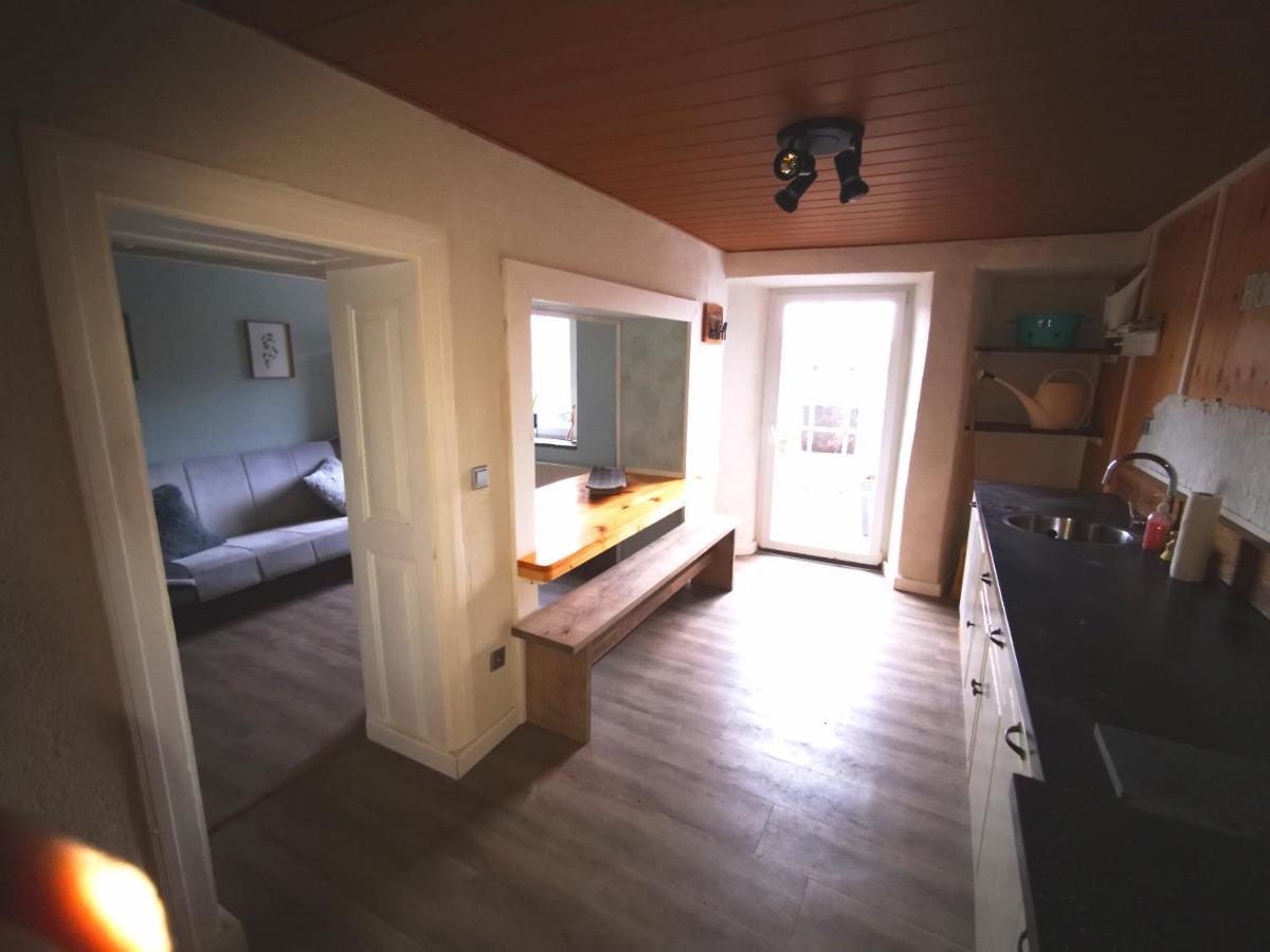Mooi Ruim Appartement In Antieke Stadsboerderij Schonecken Bagian luar foto
